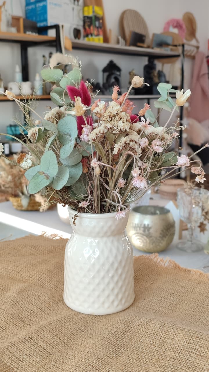 Florero con Flores Preservadas