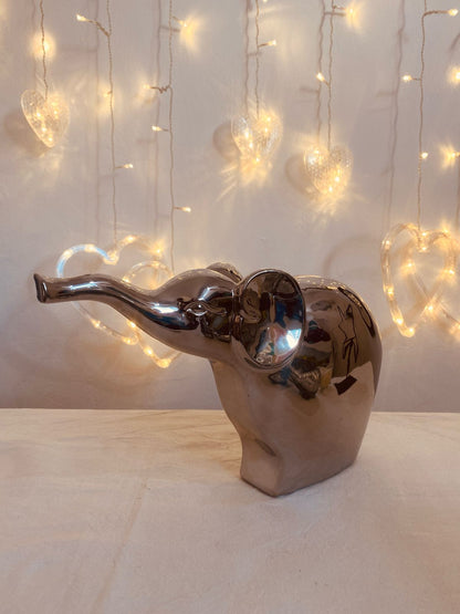 Elefante plateado